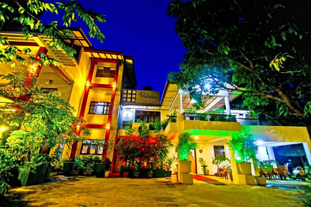 Thilaka City Hotel Anuradhapura Buitenkant foto